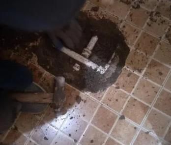 大邑卫生间漏水维修公司为您分享下卫生间渗水如何处理及注意事项